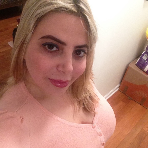 Meet your Posher, Ruth - Picture 2 of 2